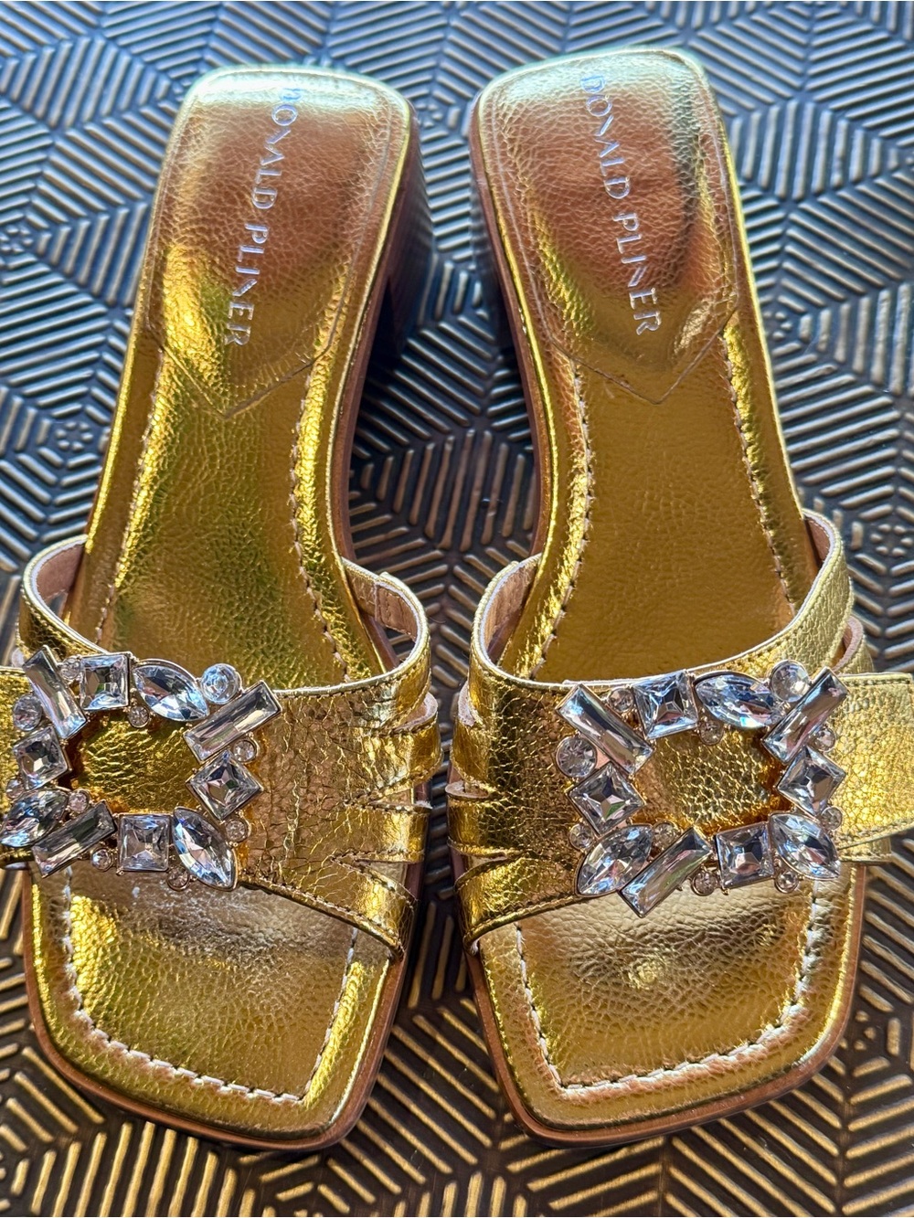 NEW DONALD PLINER bellamy sandal in cracked metallic gold
